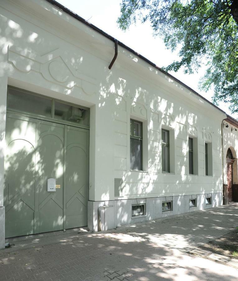 M37 Apartman Debrecen Bagian luar foto
