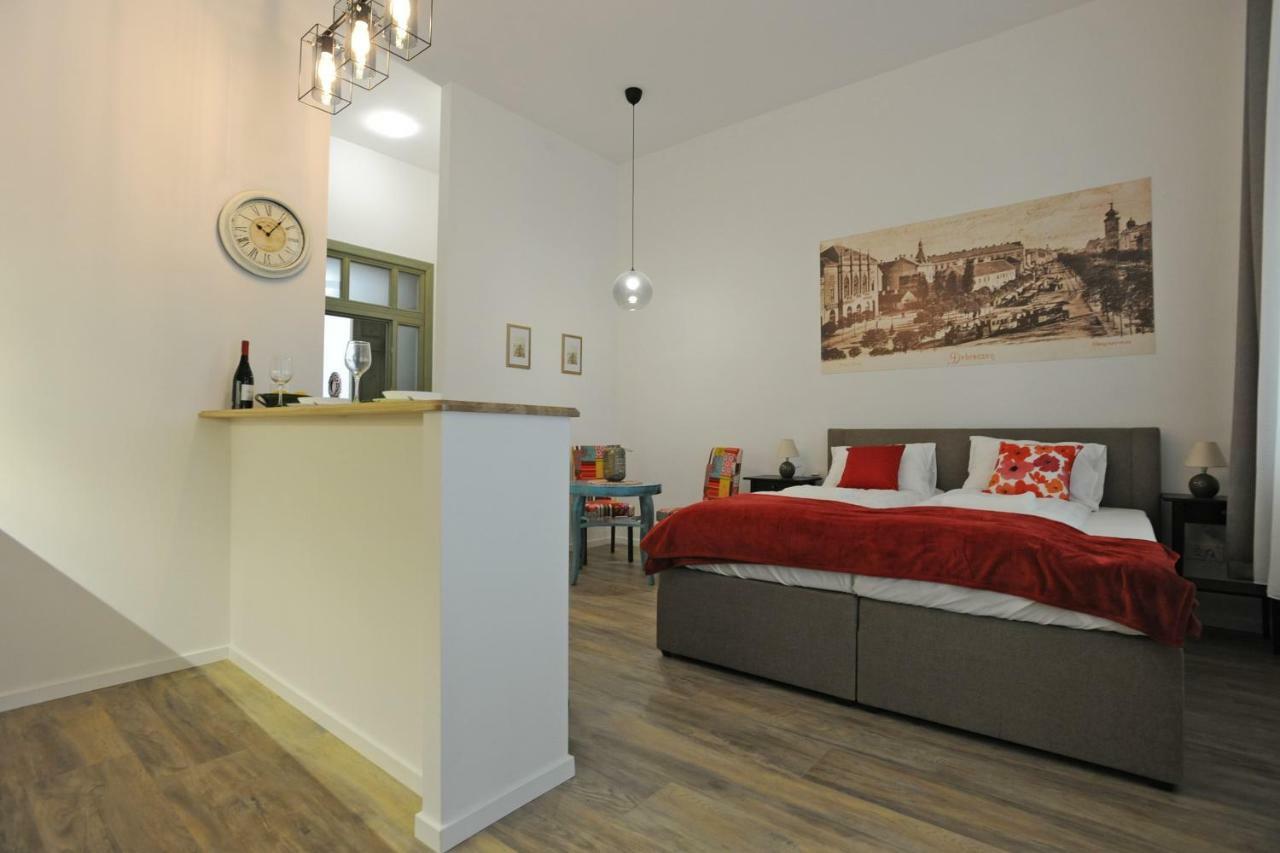 M37 Apartman Debrecen Bagian luar foto