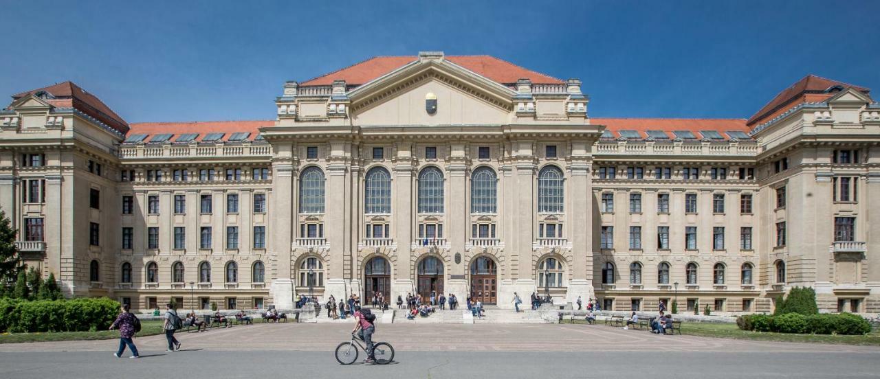 M37 Apartman Debrecen Bagian luar foto