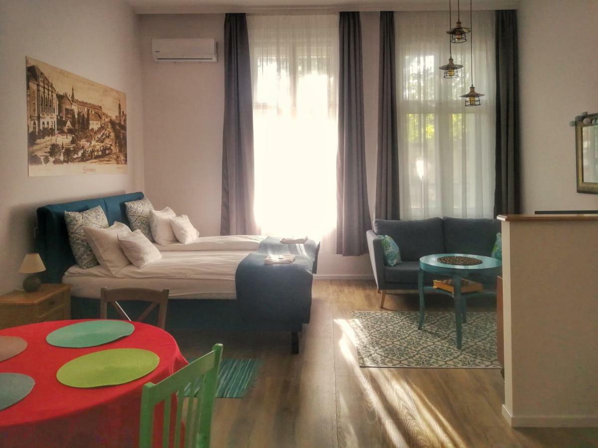 M37 Apartman Debrecen Bagian luar foto